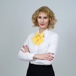 laptop-notebook-work-hand-suit-people-1278242-pxhere.com_