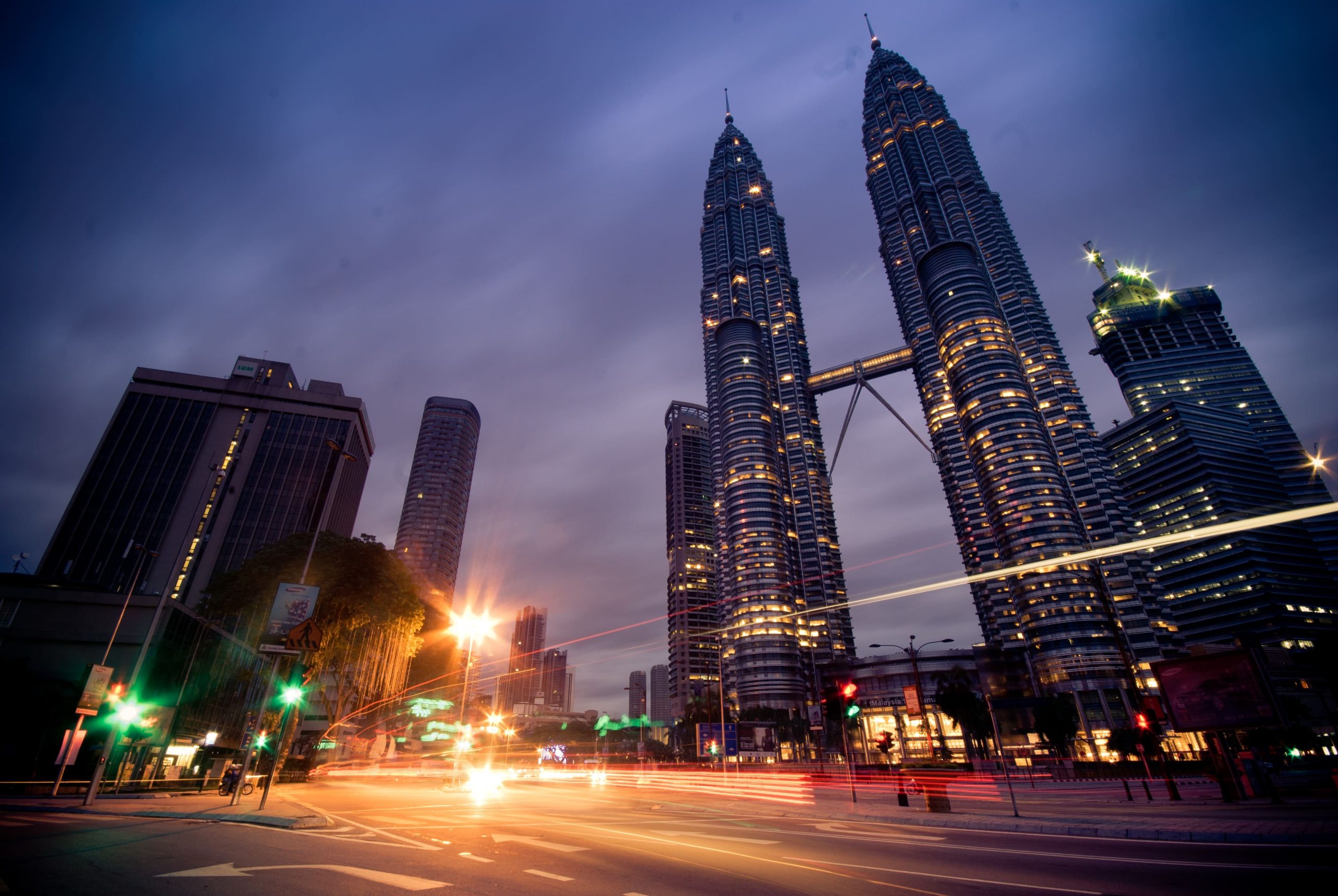 sunrise-skyline-night-city-skyscraper-cityscape-1021042-pxhere.com